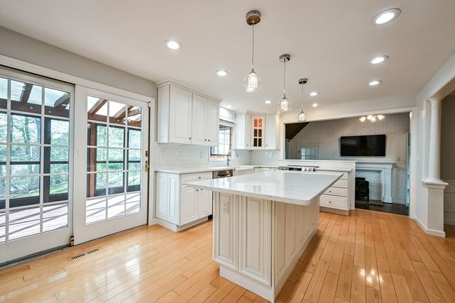 15 Edwards Rd, Foxboro, MA 02035