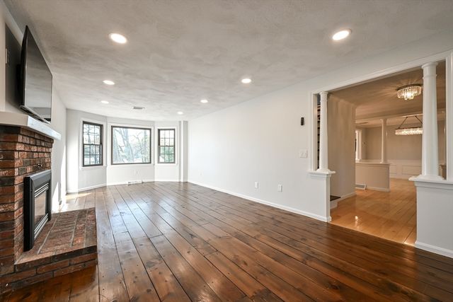 15 Edwards Rd, Foxboro, MA 02035