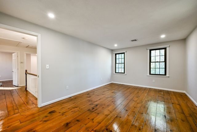 15 Edwards Rd, Foxboro, MA 02035