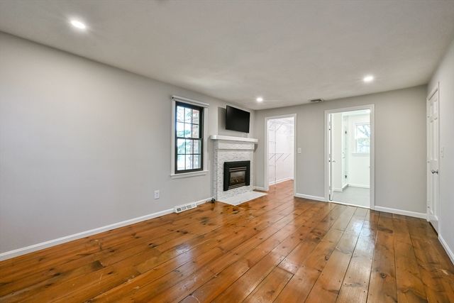 15 Edwards Rd, Foxboro, MA 02035