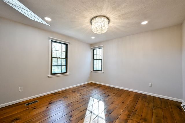15 Edwards Rd, Foxboro, MA 02035