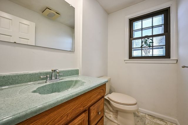 15 Edwards Rd, Foxboro, MA 02035