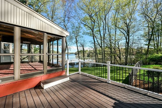 15 Edwards Rd, Foxboro, MA 02035
