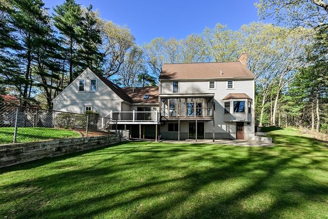 15 Edwards Rd, Foxboro, MA 02035