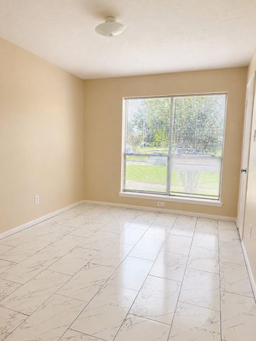 4863 Drew Forest Lane, Humble, TX 77346