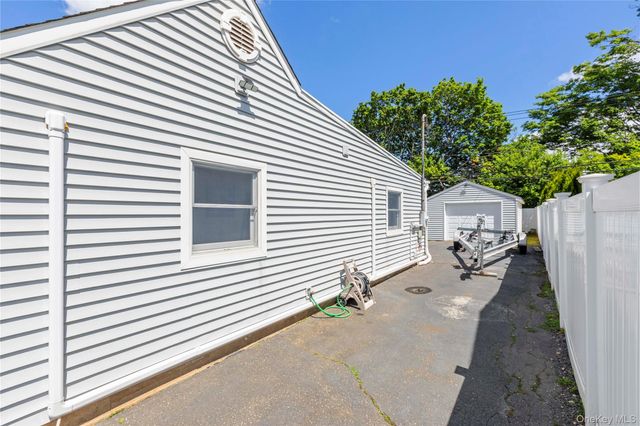 51 Cliff Lane, Levittown, NY 11756