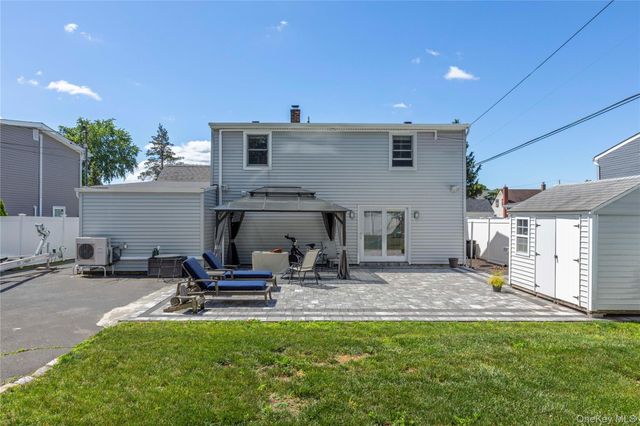 51 Cliff Lane, Levittown, NY 11756