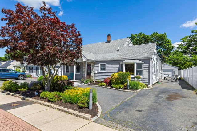 51 Cliff Lane, Levittown, NY 11756