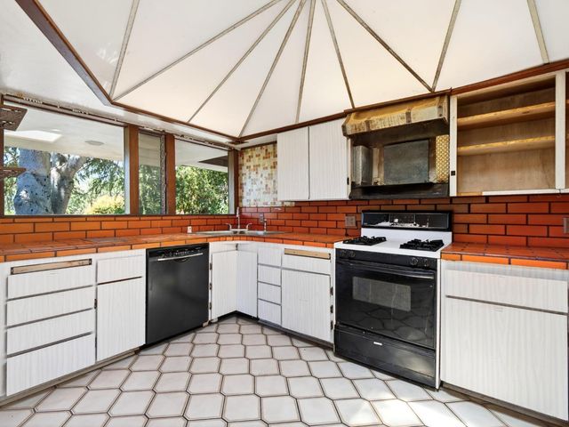 2 Monte Verde Heights, Santa Cruz, CA 95060