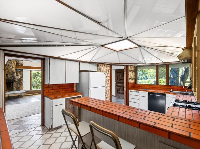 2 Monte Verde Heights, Santa Cruz, CA 95060