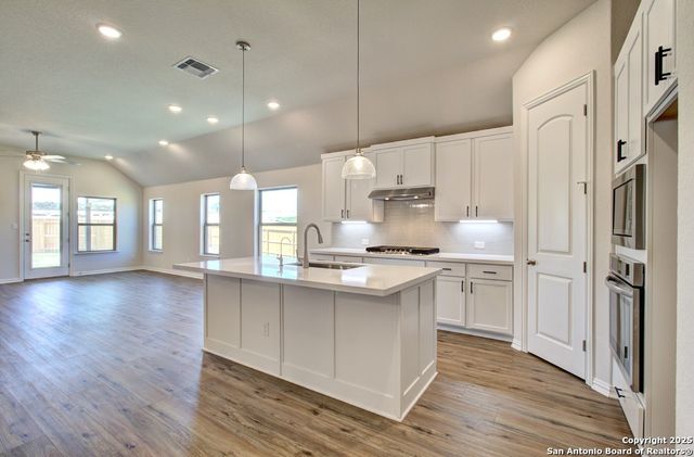 1727 Heritage Maples, New Braunfels, TX 78132