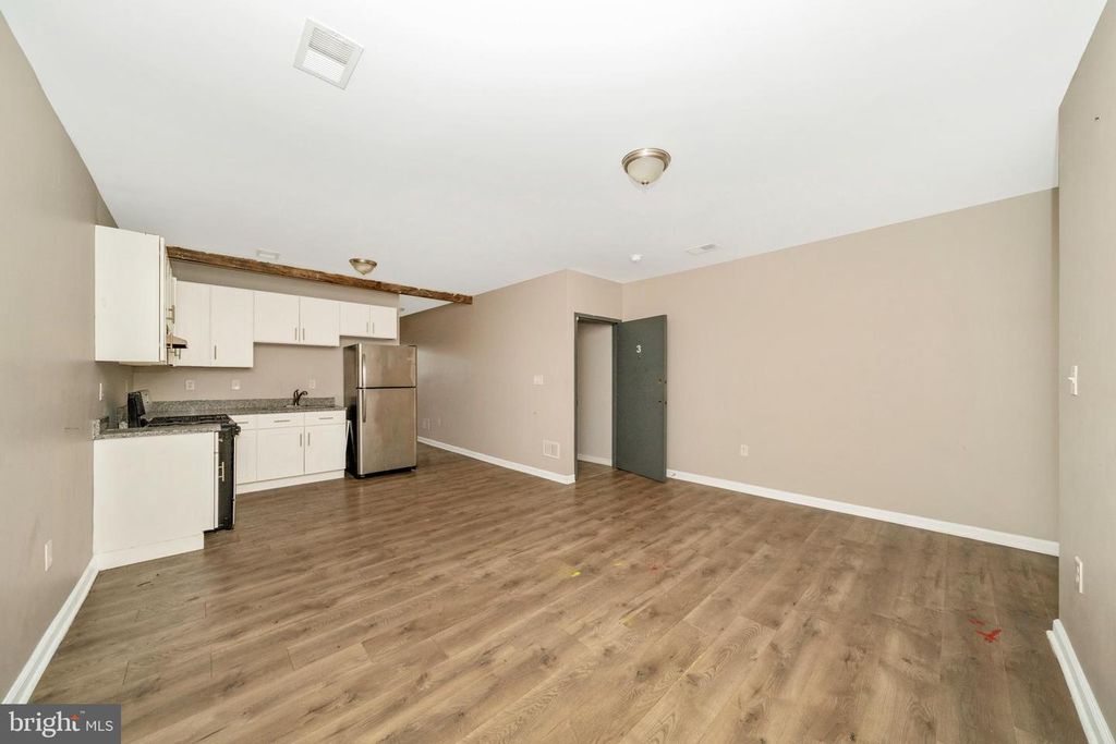 Image 25 of property listing at 1014 W LANVALE ST, Baltimore, MD 21217