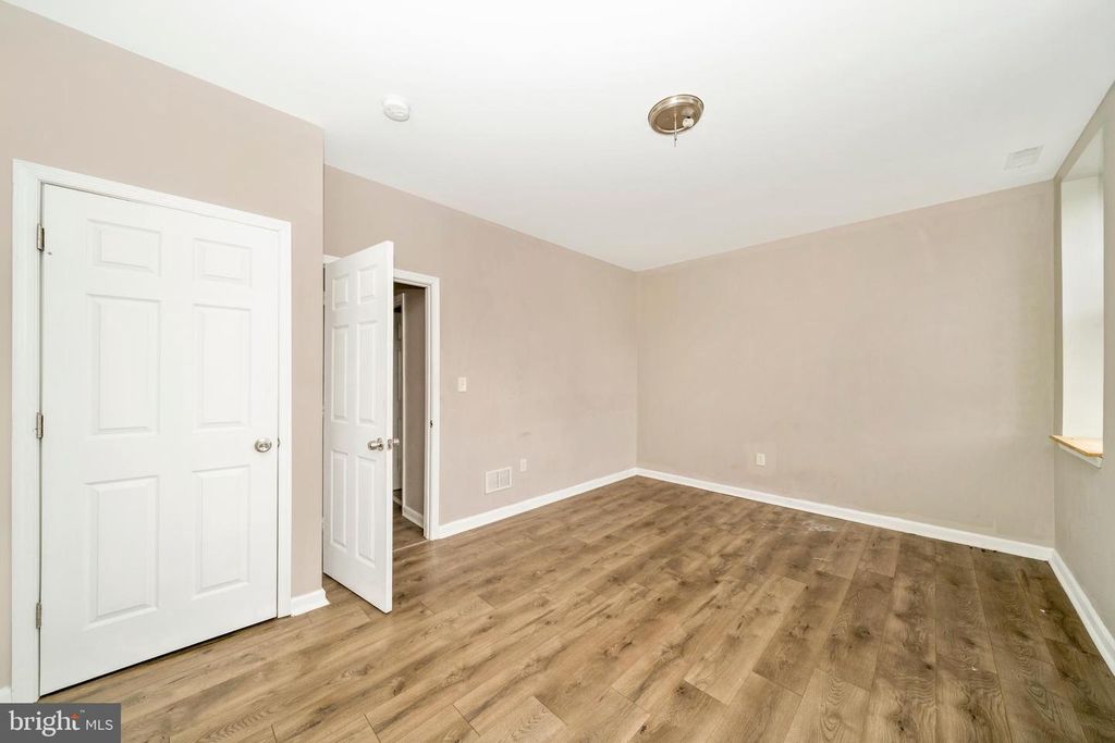 Image 28 of property listing at 1014 W LANVALE ST, Baltimore, MD 21217