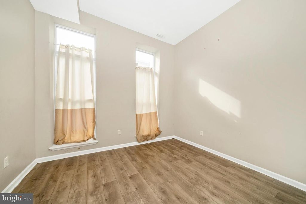 Image 3 of property listing at 1014 W LANVALE ST, Baltimore, MD 21217