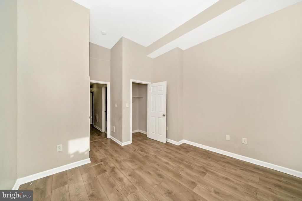 Image 5 of property listing at 1014 W LANVALE ST, Baltimore, MD 21217