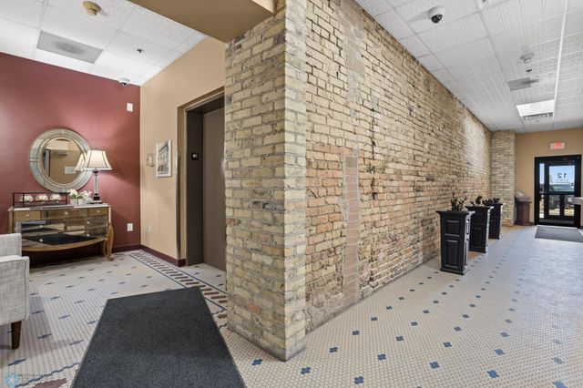 #12 Broadway 203, Fargo, ND 58102