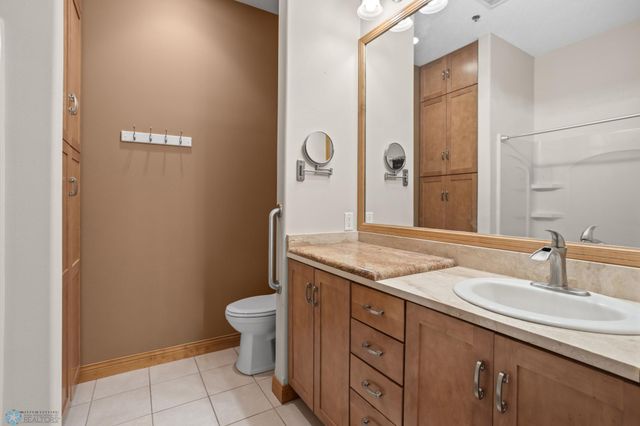 #12 Broadway 203, Fargo, ND 58102