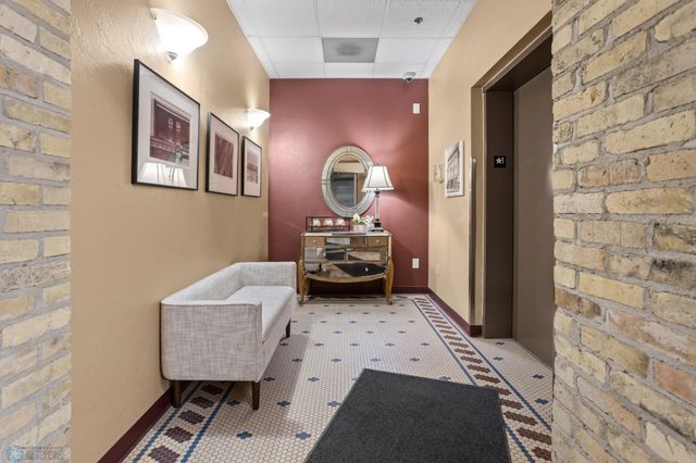 #12 Broadway 203, Fargo, ND 58102