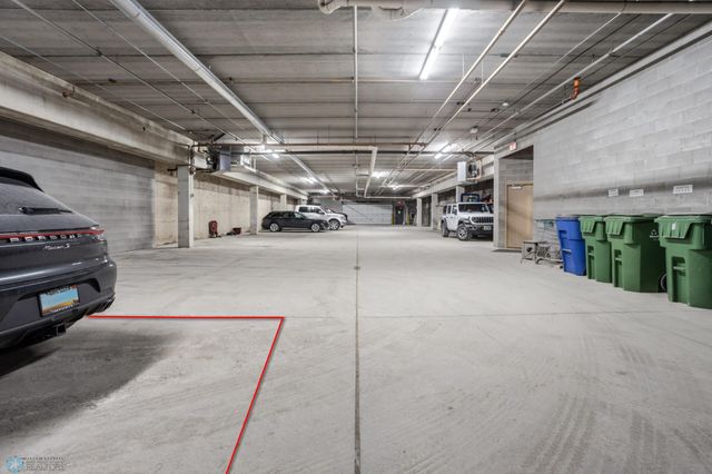 #12 Broadway 203, Fargo, ND 58102