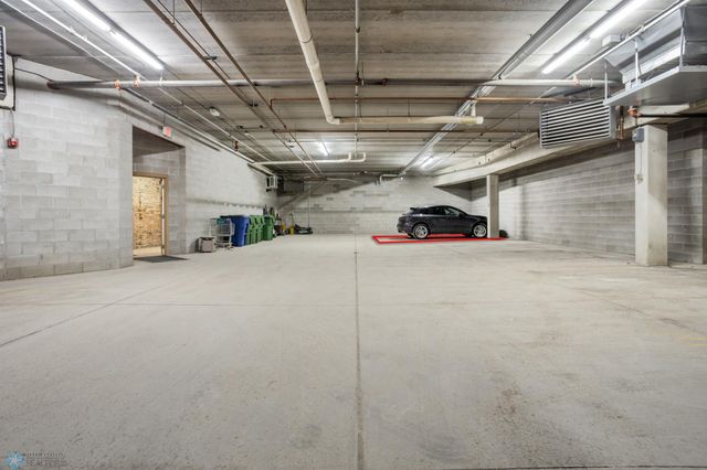 #12 Broadway 203, Fargo, ND 58102