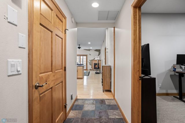 #12 Broadway 203, Fargo, ND 58102