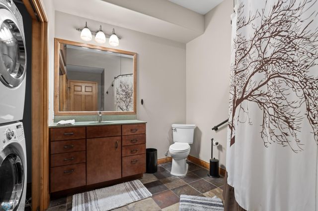 #12 Broadway 203, Fargo, ND 58102
