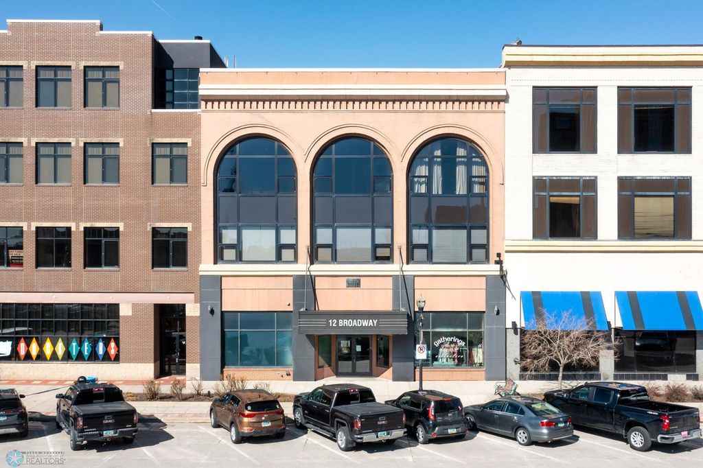 #12 Broadway 203, Fargo, ND 58102