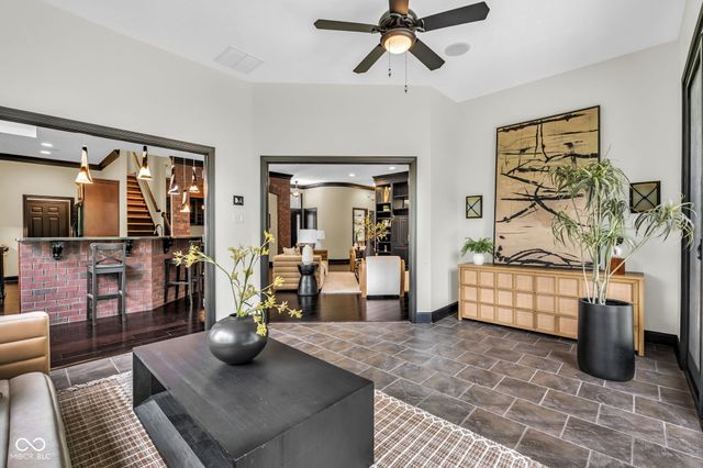 15268 Kampen Circle, Carmel, IN 46033