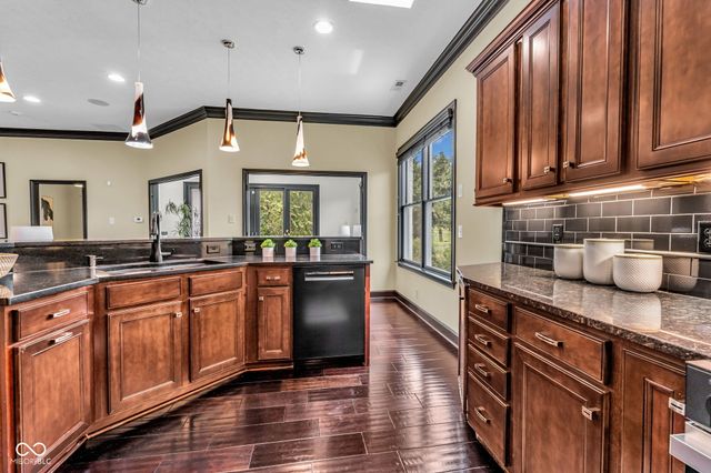 15268 Kampen Circle, Carmel, IN 46033