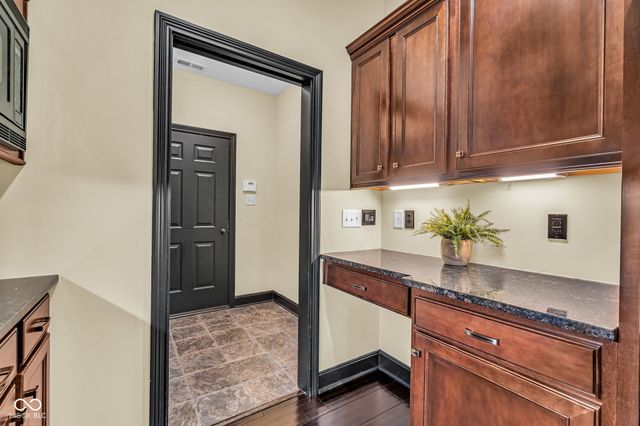 15268 Kampen Circle, Carmel, IN 46033