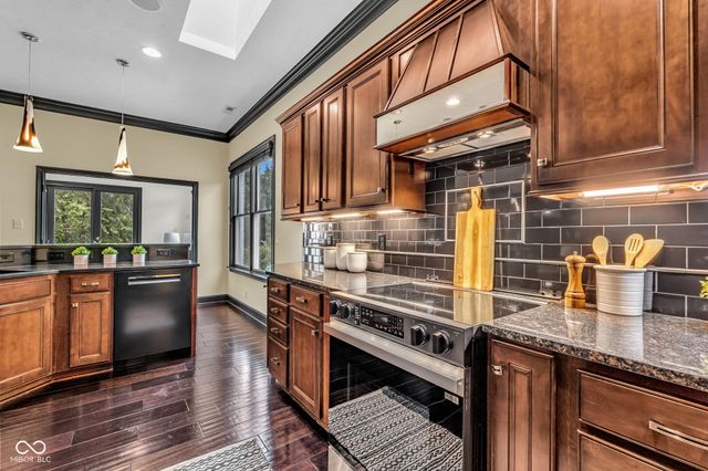 15268 Kampen Circle, Carmel, IN 46033