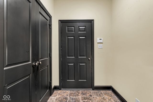 15268 Kampen Circle, Carmel, IN 46033