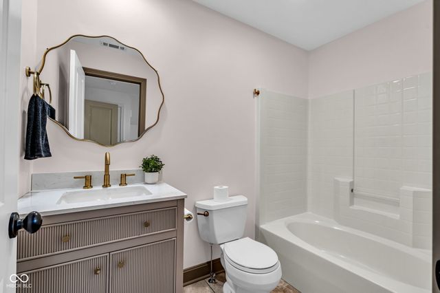 15268 Kampen Circle, Carmel, IN 46033