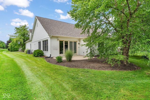 15268 Kampen Circle, Carmel, IN 46033