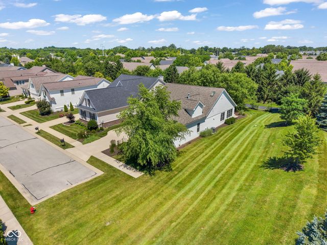 15268 Kampen Circle, Carmel, IN 46033