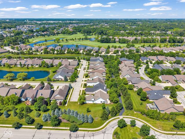 15268 Kampen Circle, Carmel, IN 46033