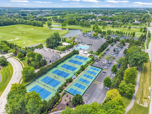 15268 Kampen Circle, Carmel, IN 46033