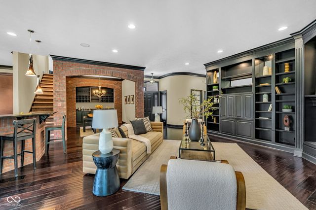 15268 Kampen Circle, Carmel, IN 46033
