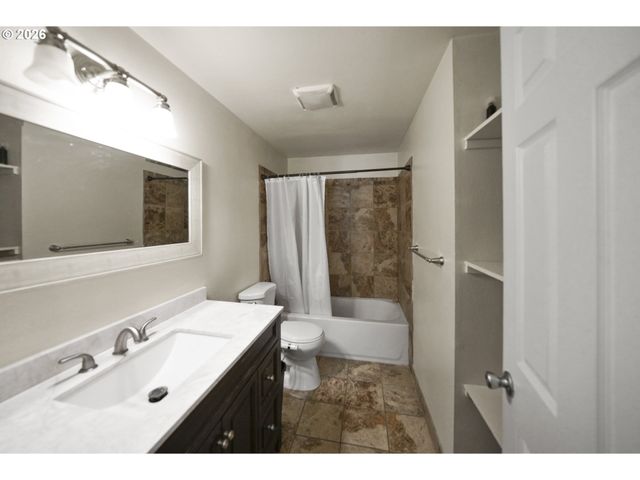 2413 MARKLE Ave, Vancouver, WA 98660