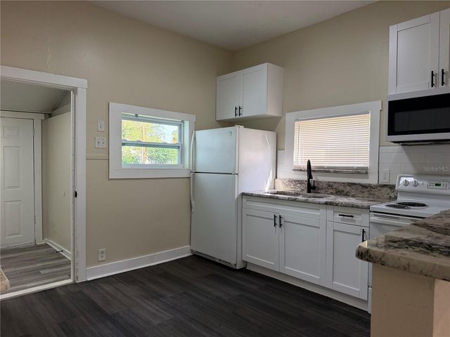 8113 N SEMMES STREET, Tampa, FL 33604