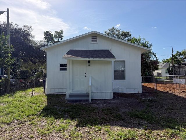 8113 N SEMMES STREET, Tampa, FL 33604