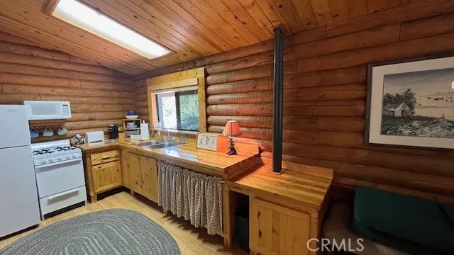 33796 Cedar Pines Lane, Green Valley Lake, CA 92341