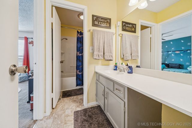 7050 E 33rd Street 0, Tulsa, OK 74145