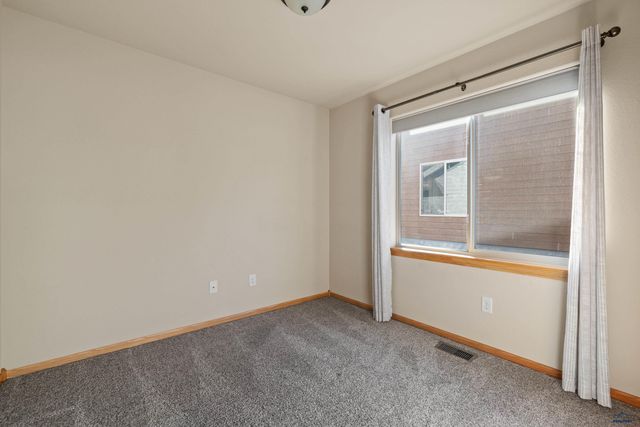 6800 MULBERRY DR, Summerset, SD 57718