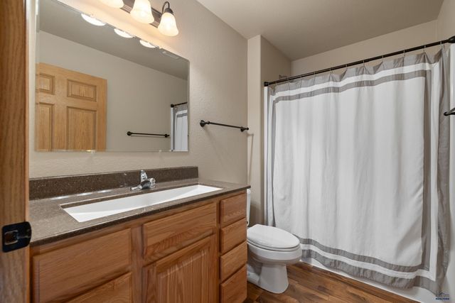 6800 MULBERRY DR, Summerset, SD 57718