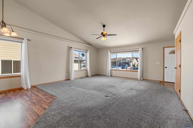 6800 MULBERRY DR, Summerset, SD 57718