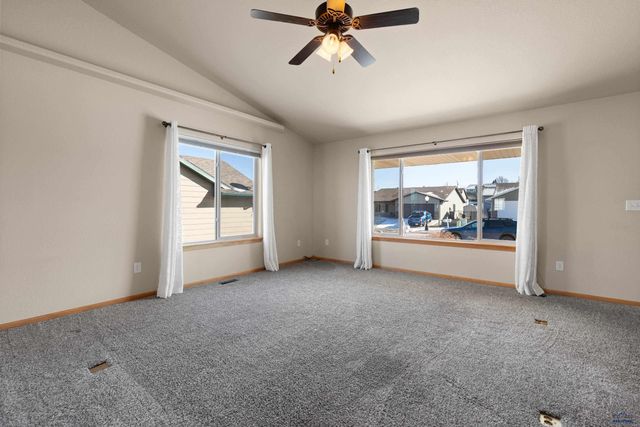 6800 MULBERRY DR, Summerset, SD 57718