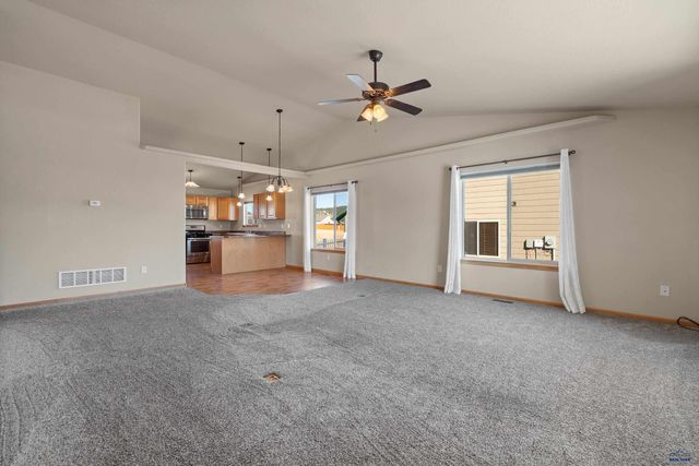 6800 MULBERRY DR, Summerset, SD 57718