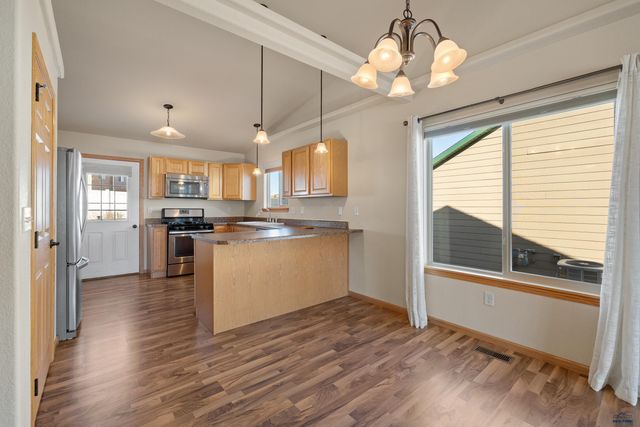 6800 MULBERRY DR, Summerset, SD 57718