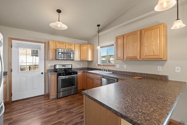 6800 MULBERRY DR, Summerset, SD 57718